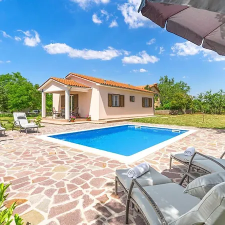 Gorgeous In With Wifi Holiday home Trget