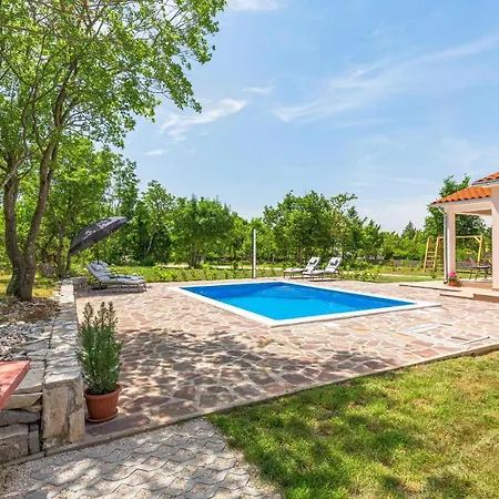 Gorgeous In With Wifi Holiday home Trget