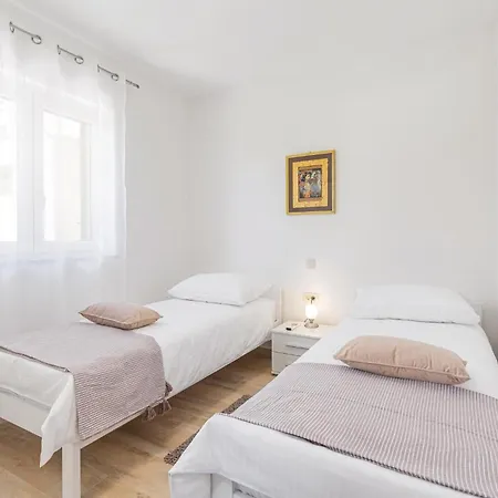 Gorgeous In With Wifi Holiday home *